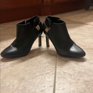 NWOT, Vince Camuto-Elegant Black Ankle Boots